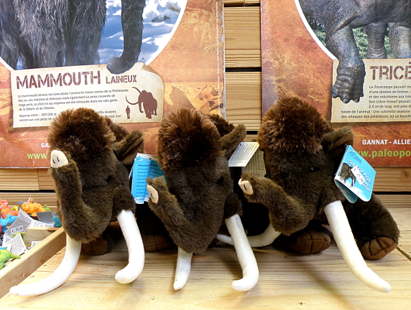 D'adorables peluches de mammouths laineux