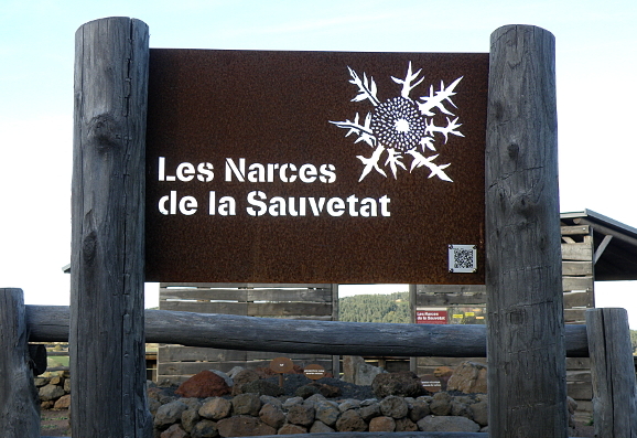 Le panneau d'entrée des Narces de la Sauvetat